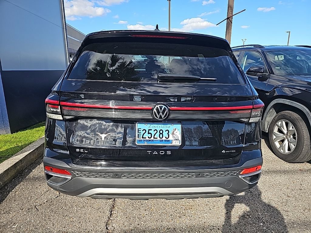 Used 2025 Volkswagen Taos SEL image 5