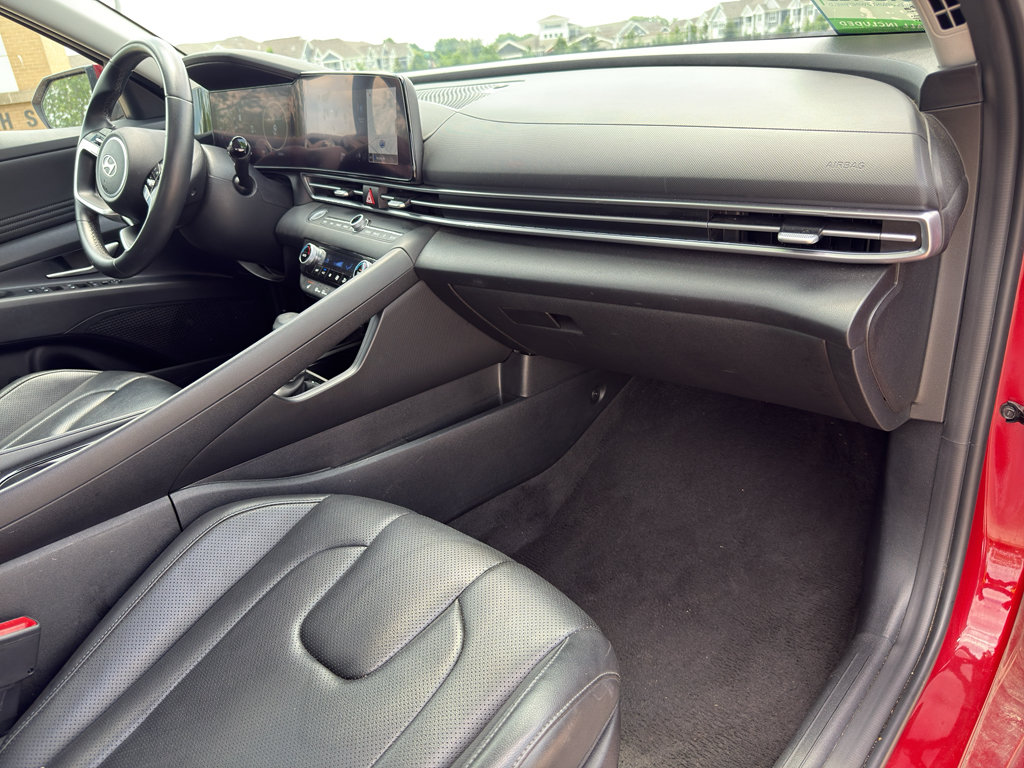 Used 2025 Hyundai Elantra Limited FWD image 38