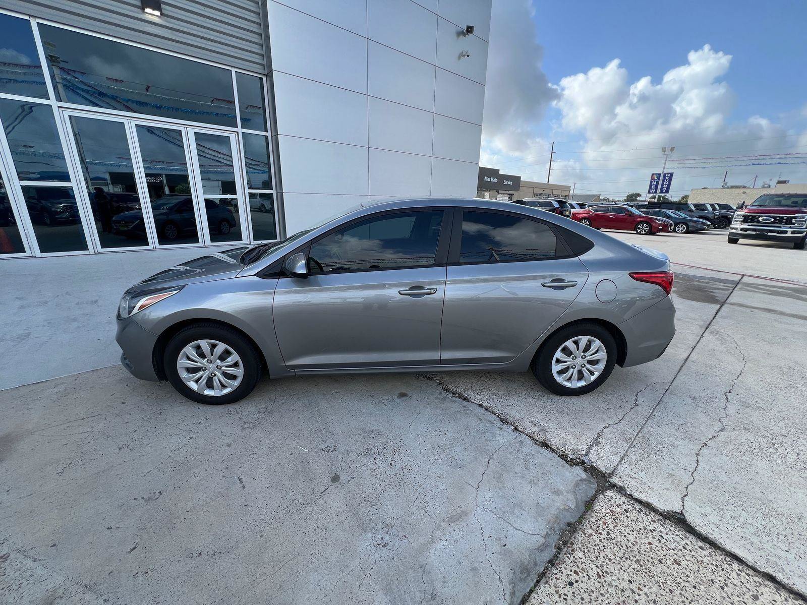Used 2022 Hyundai Accent SE FWD image 6