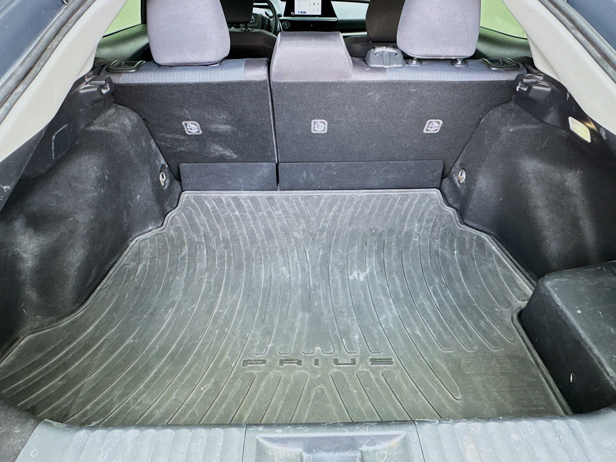 Used 2025 Toyota Prius LE FWD image 16
