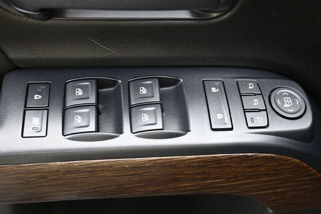 Used 2018 GMC Sierra 2500 Denali w/ Duramax Plus Package AWD/4WD image 16