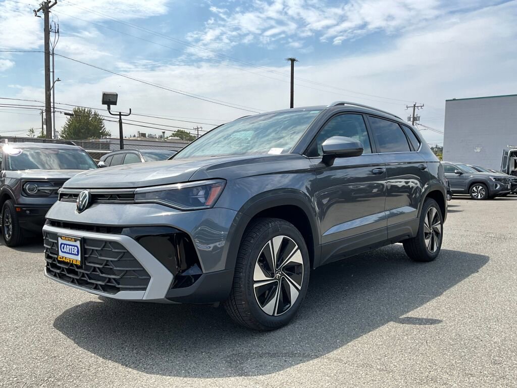 New 2025 Volkswagen Taos SE image 4