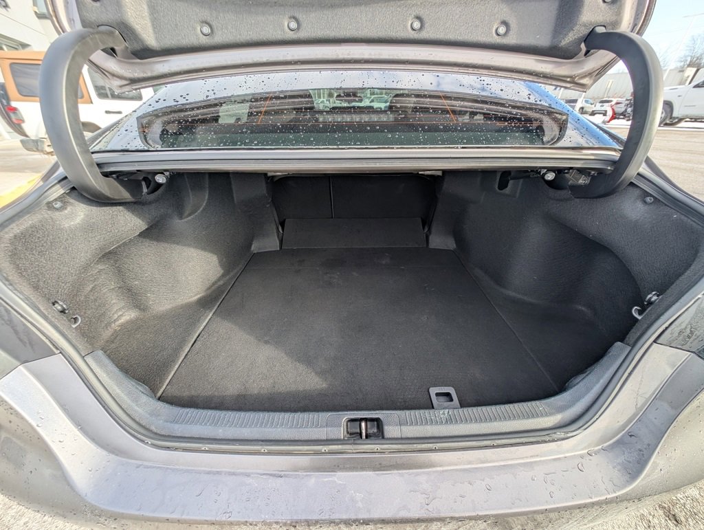 Used 2022 Toyota Camry SE image 10