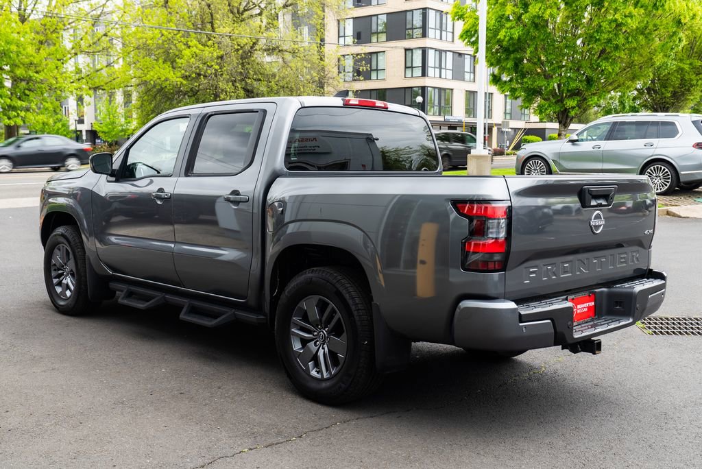 Used 2025 Nissan Frontier SV AWD/4WD image 4