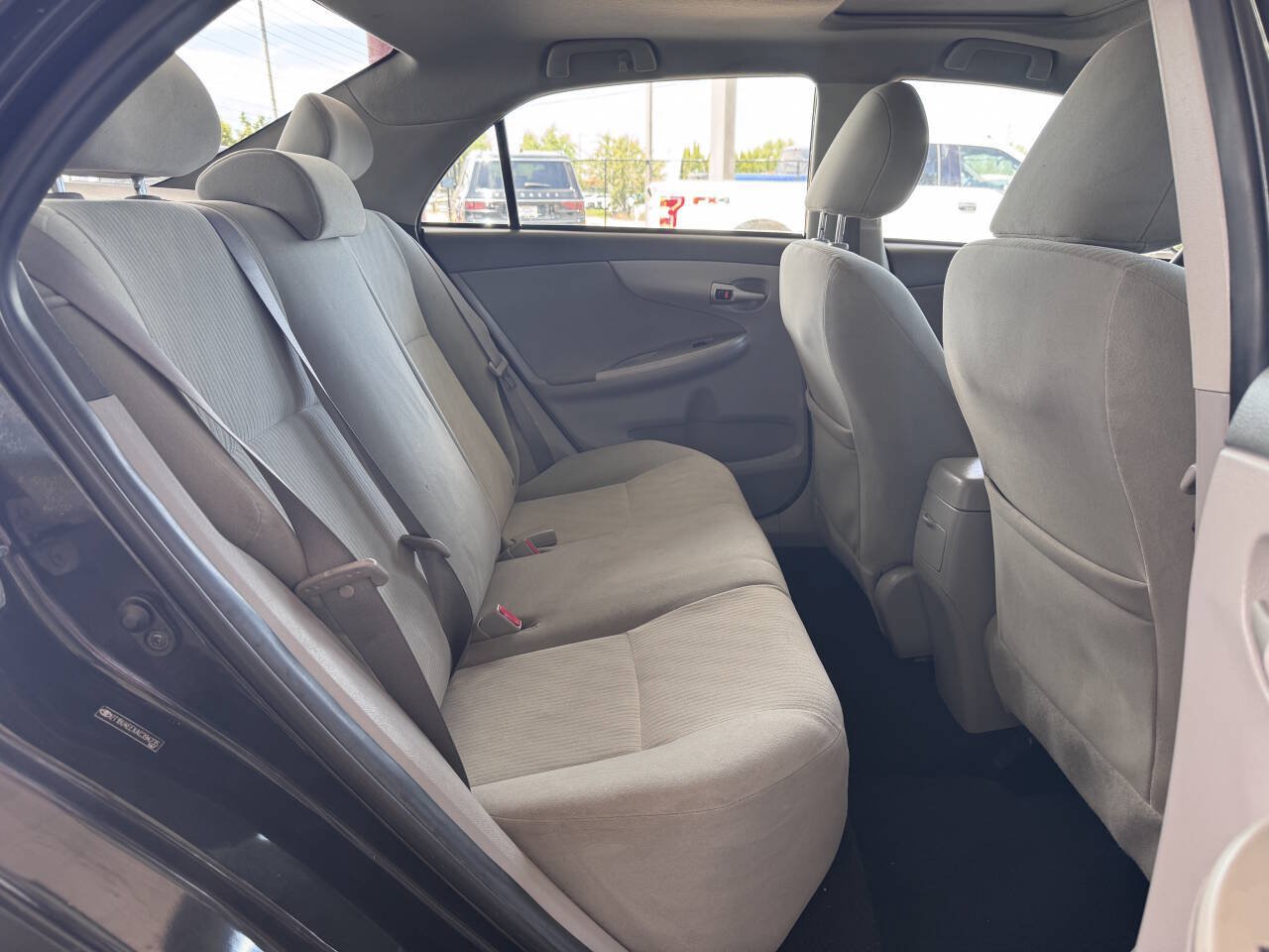 Used 2010 Toyota Corolla LE FWD image 10
