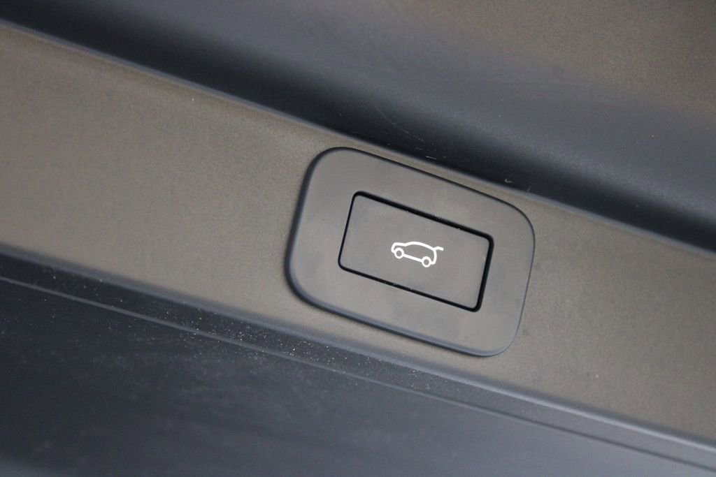 Used 2024 Land Rover Range Rover SE AWD/4WD image 18