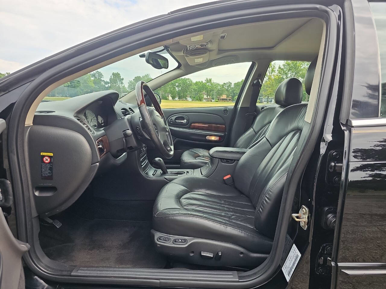 Used 2002 Chrysler 300M image 9