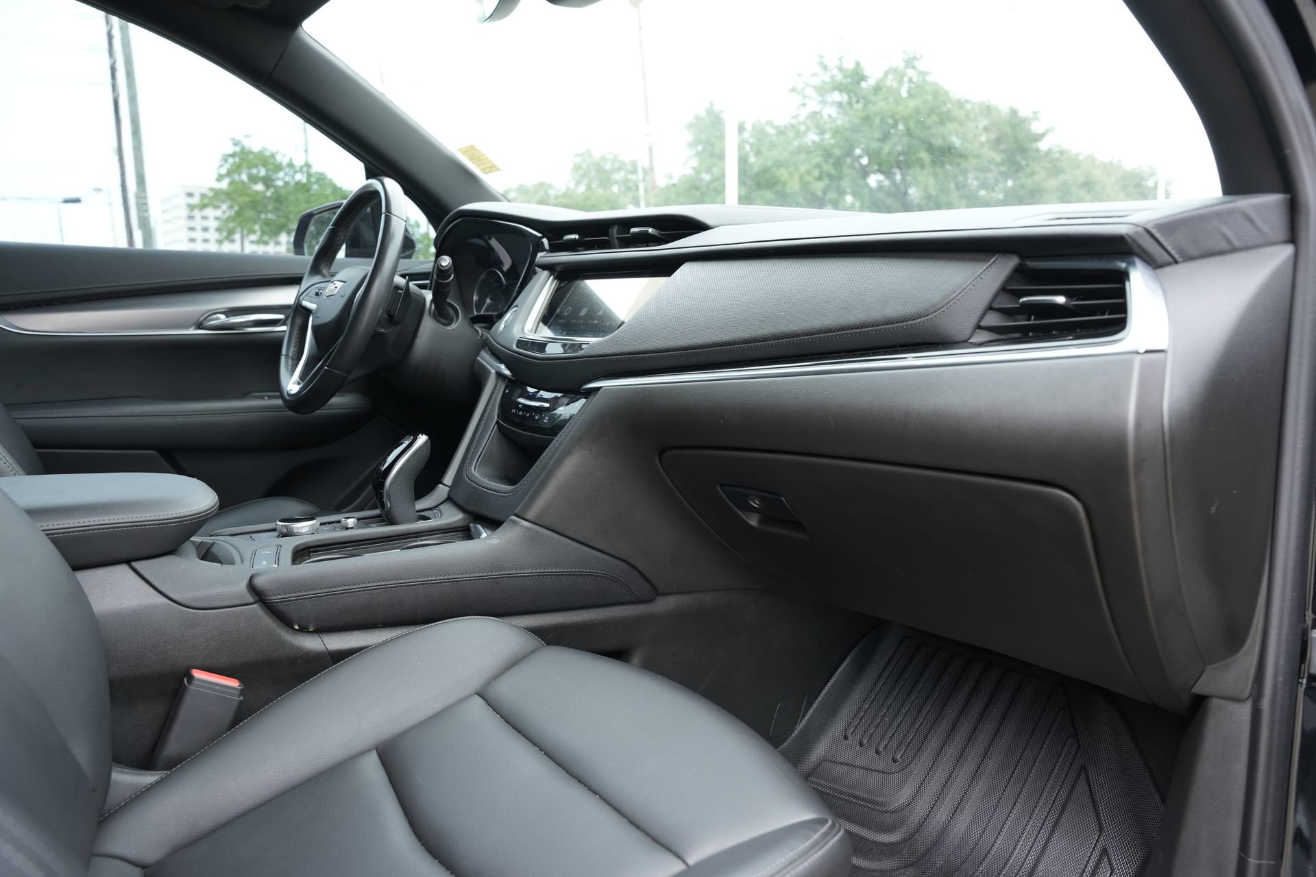 Used 2024 Cadillac XT6 Luxury FWD image 25