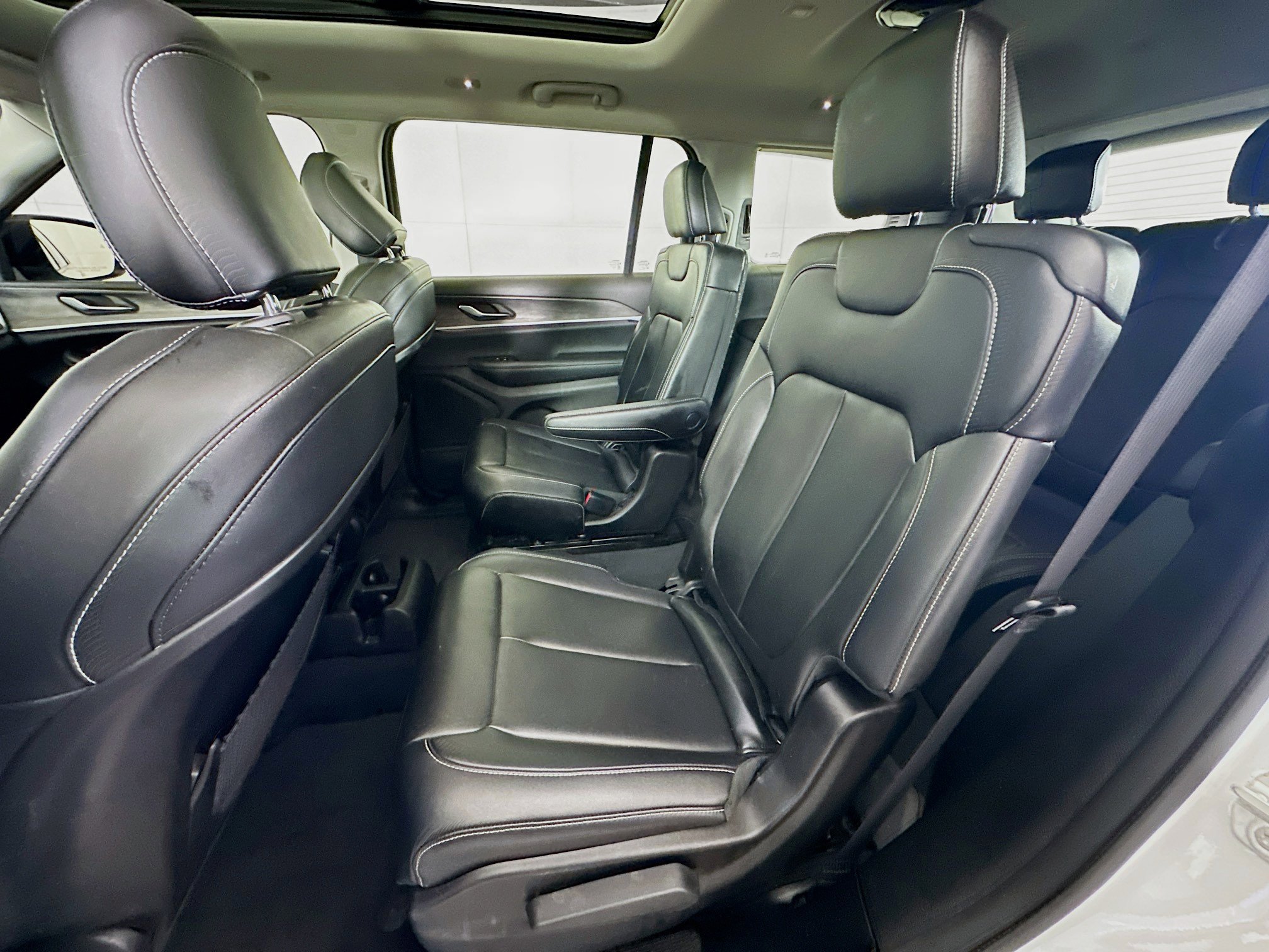 Used 2023 Jeep Grand Cherokee L Limited w/ Trailer Tow Group (B) image 29