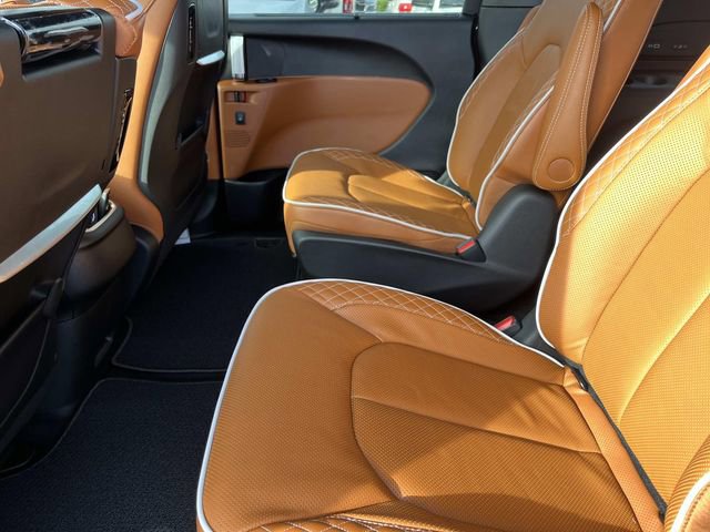 New 2026 Chrysler Pacifica Pinnacle FWD image 19