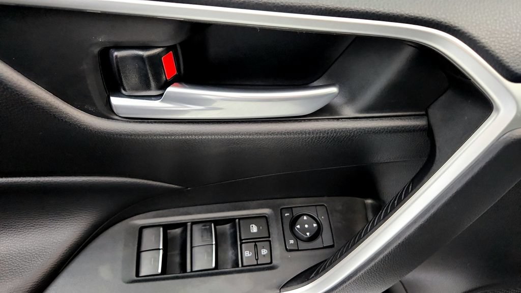 Used 2023 Toyota RAV4 SE AWD/4WD image 23