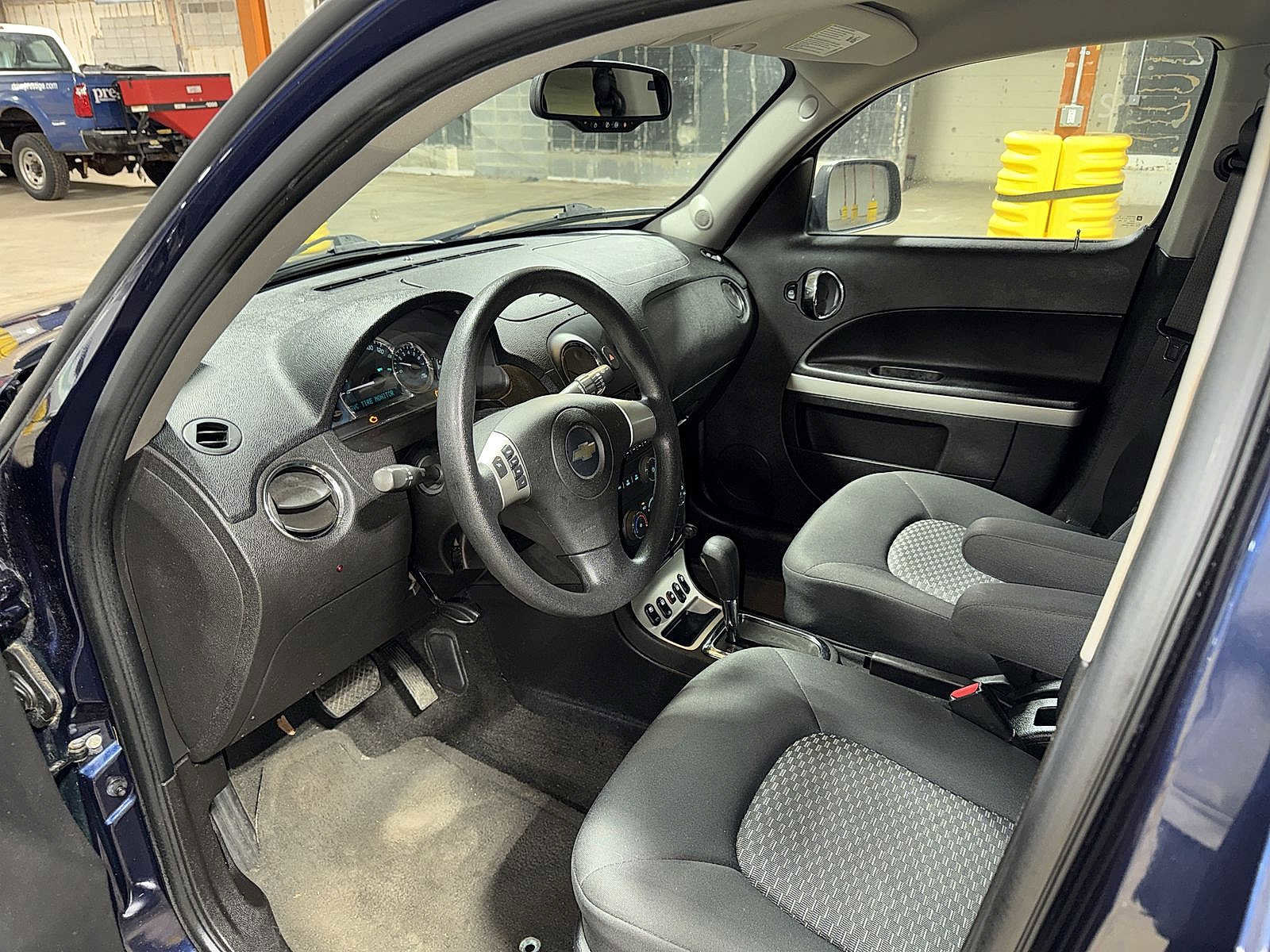 Used 2008 Chevrolet HHR LS image 26