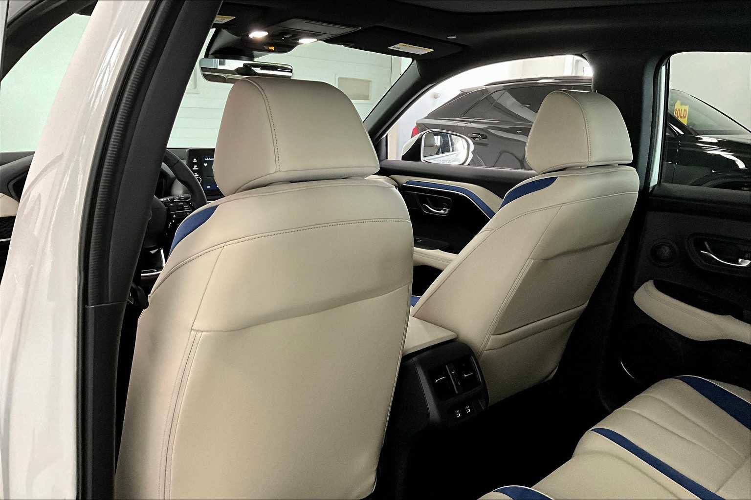 Used 2025 Acura ADX A-Spec image 11