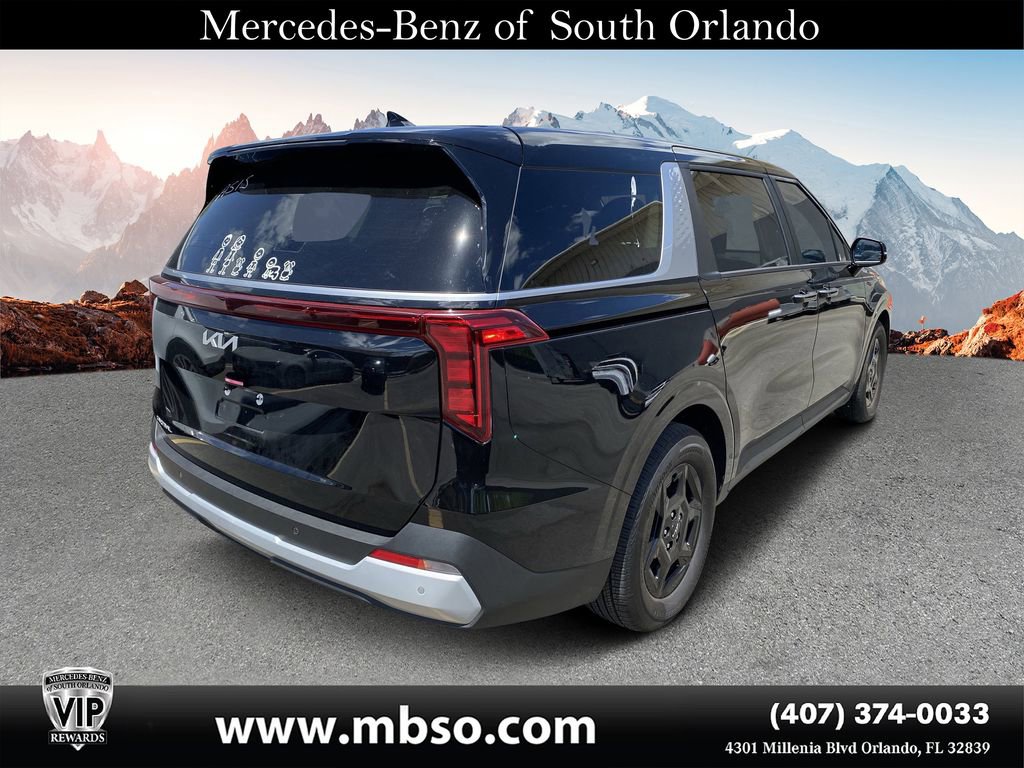 Used 2025 Kia Carnival FWD image 16
