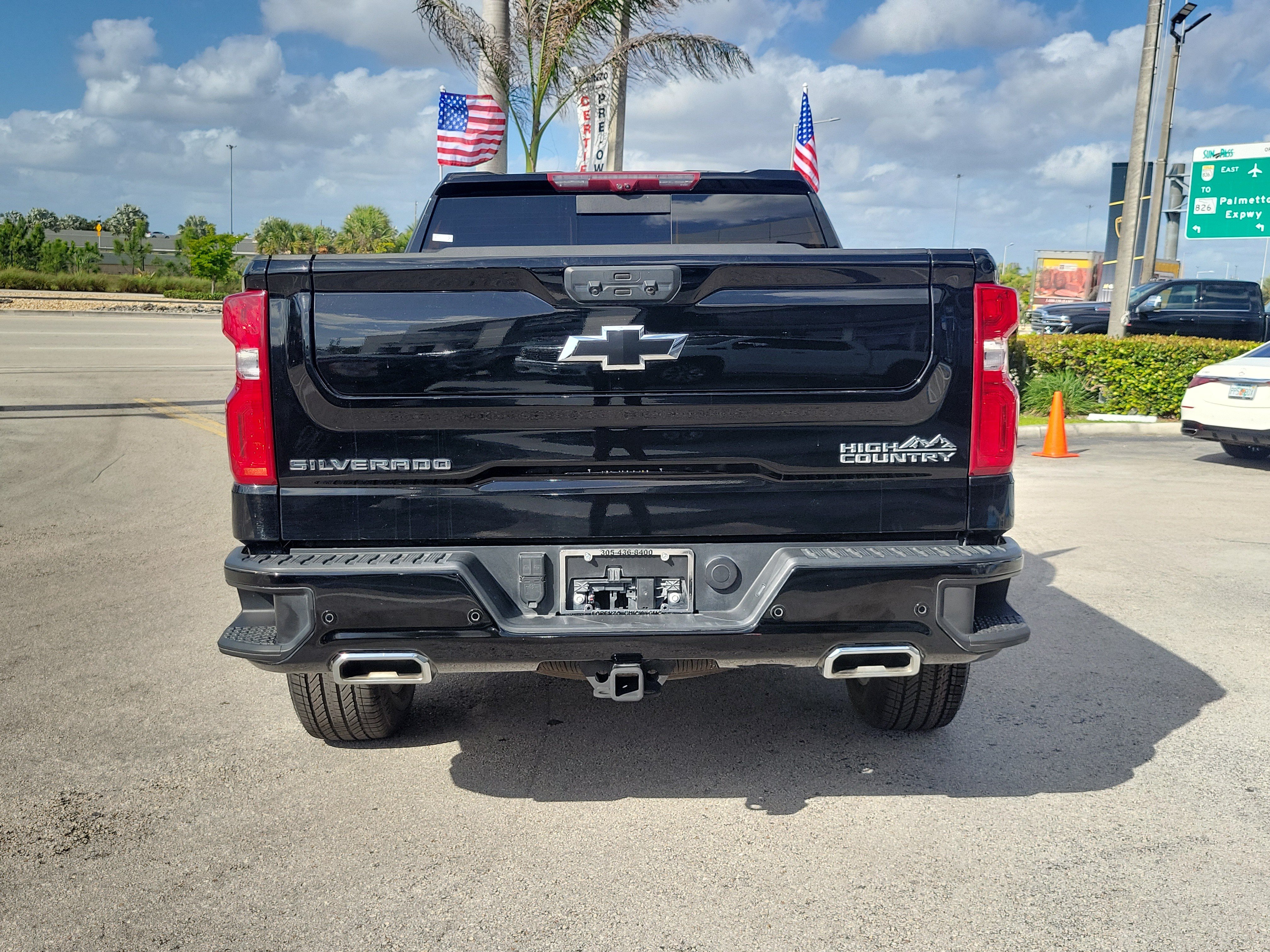 Used 2024 Chevrolet Silverado 1500 High Country w/ Technology Package AWD/4WD image 5