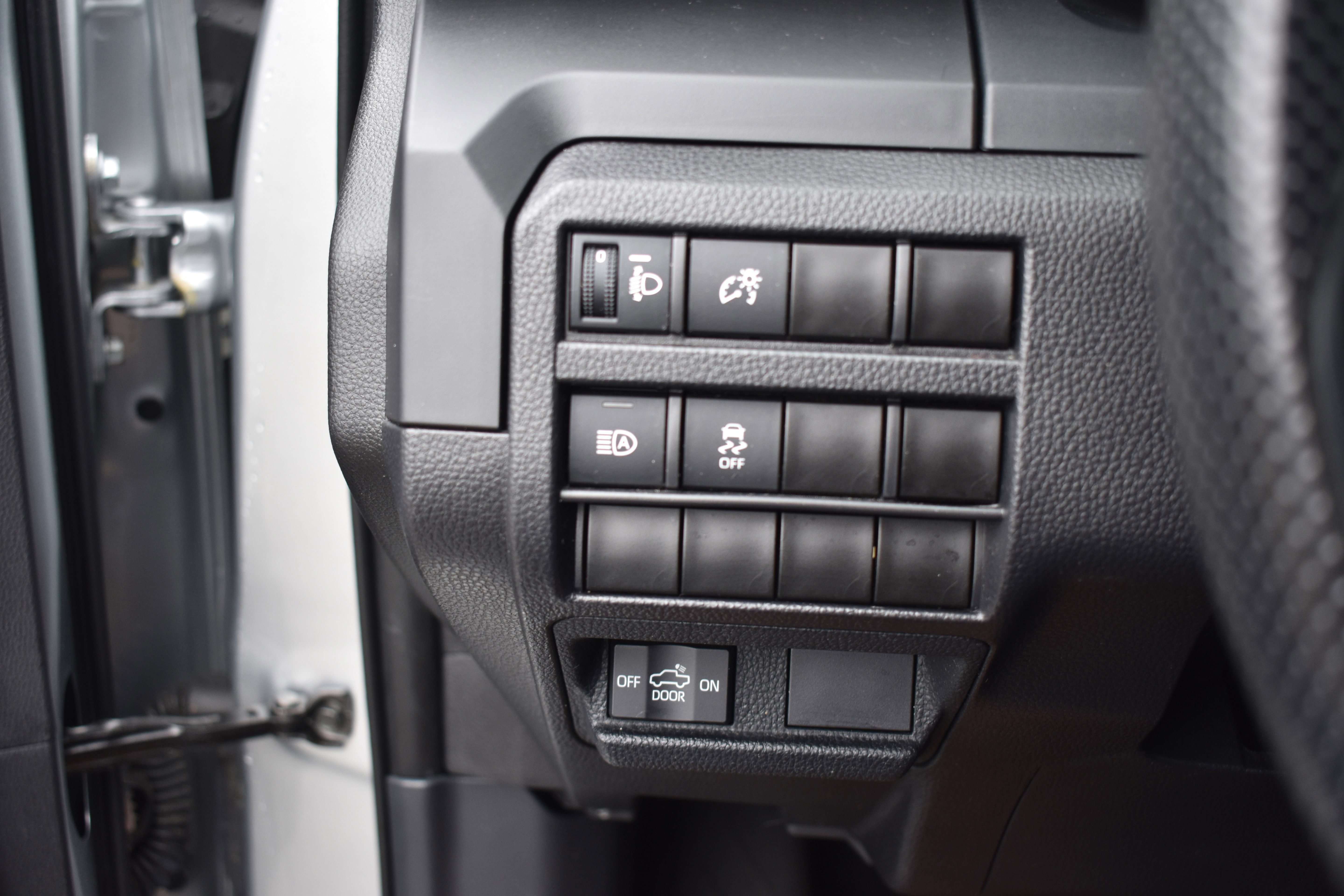 Used 2024 Toyota Tacoma SR image 16