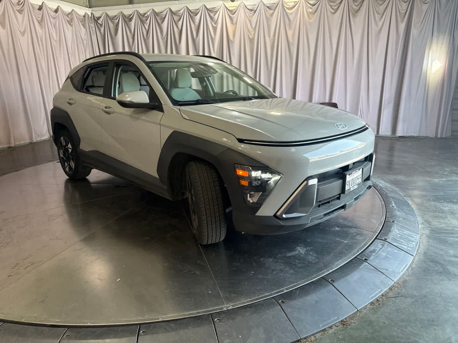 Used 2024 Hyundai Kona SEL FWD image 3