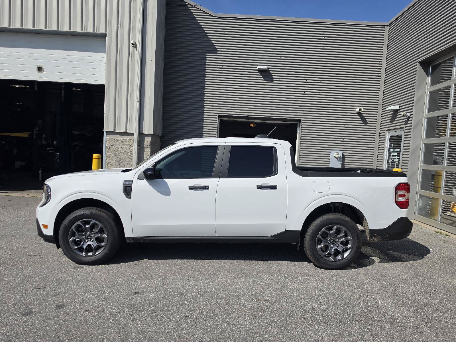 Used 2025 Ford Maverick XLT w/ Equipment Group 301A AWD/4WD image 6