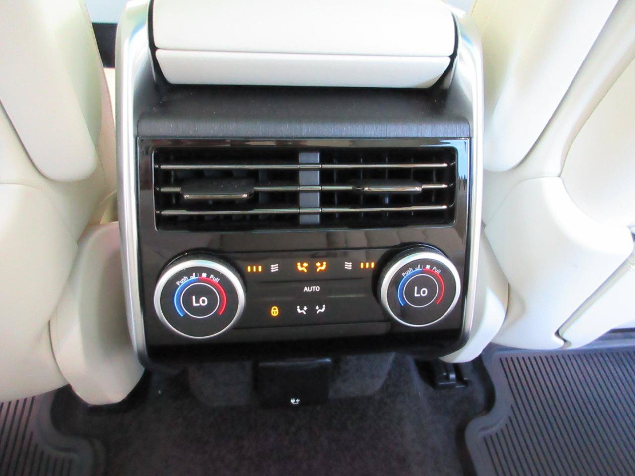 Used 2023 Land Rover Range Rover SE AWD/4WD image 41