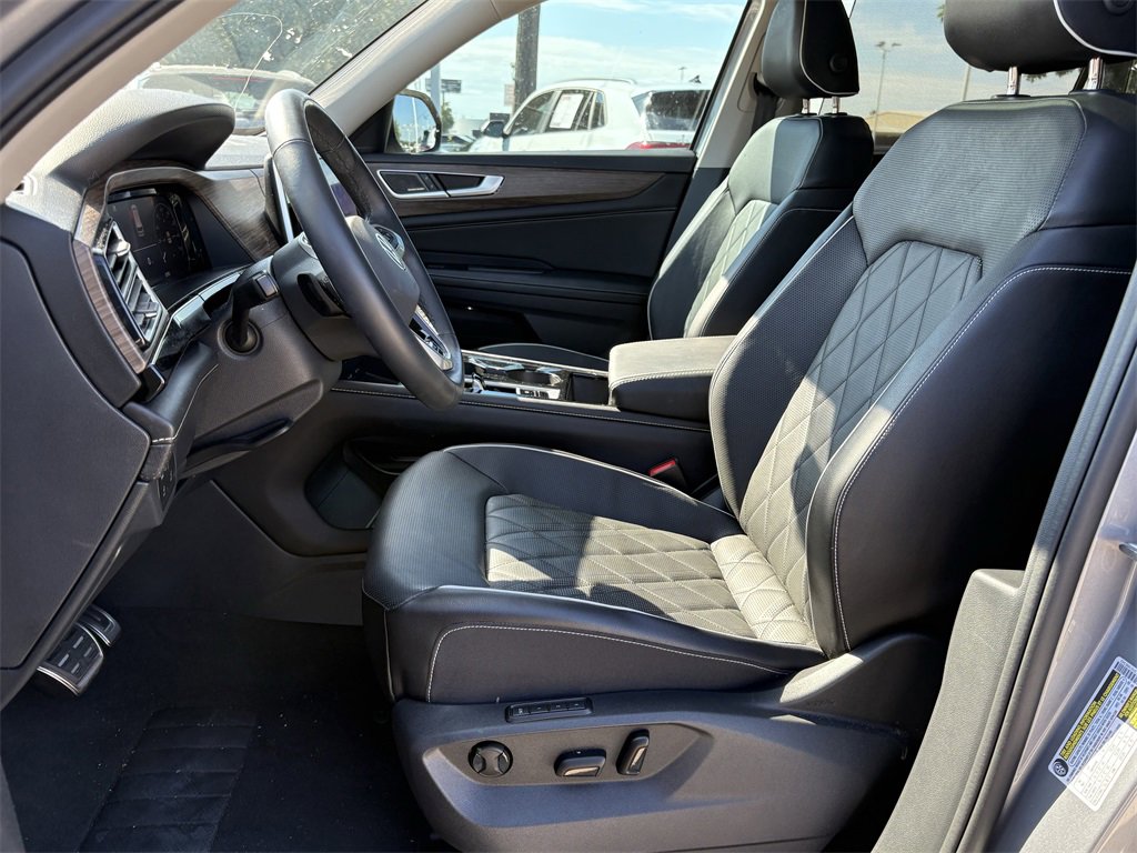 Used 2024 Volkswagen Atlas SEL Premium R-Line image 12
