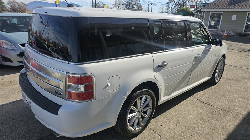 Used 2019 Ford Flex Limited FWD image 3