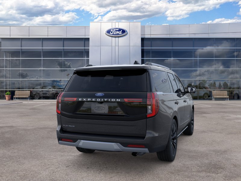 Used 2025 Ford Expedition Platinum w/ Driver's Package AWD/4WD image 8
