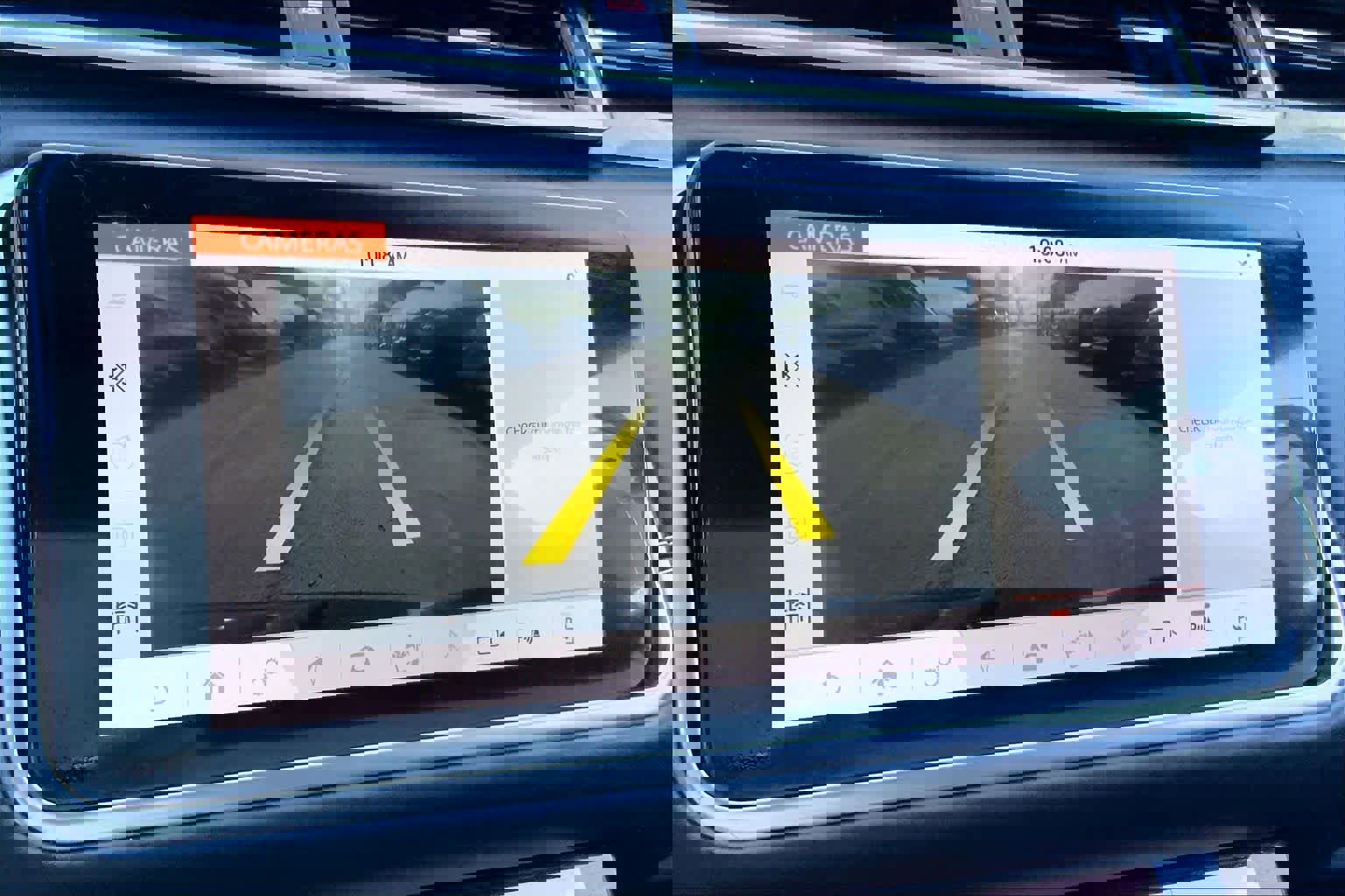 Used 2020 Land Rover Range Rover Velar R-Dynamic HSE image 23