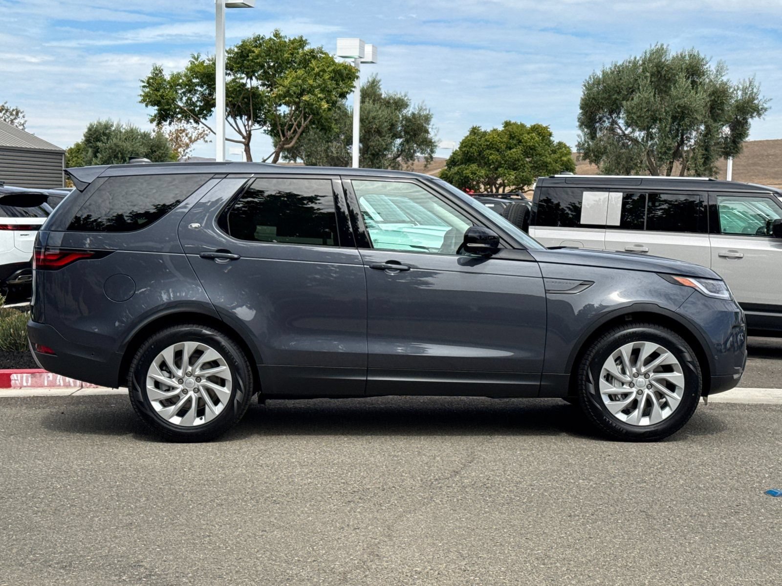 New 2026 Land Rover Discovery S AWD/4WD image 7