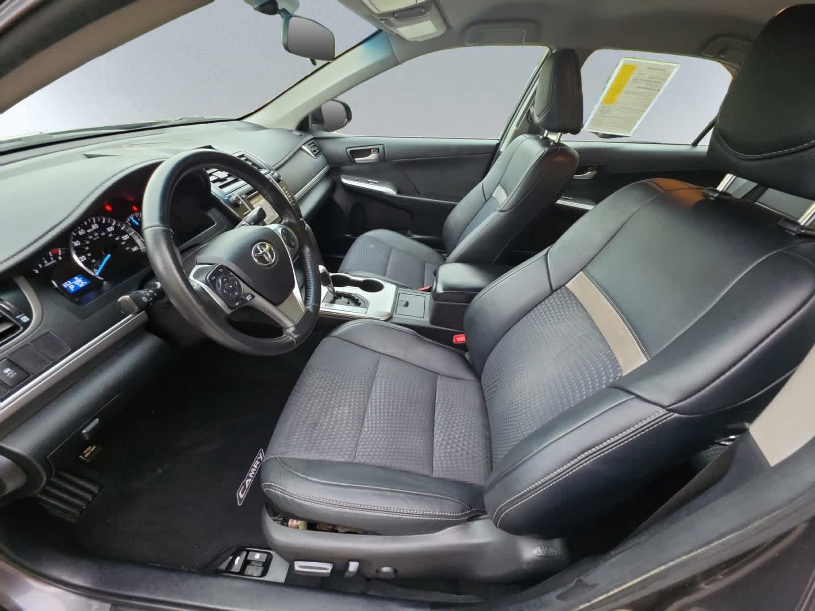 Used 2014 Toyota Camry SE FWD image 7