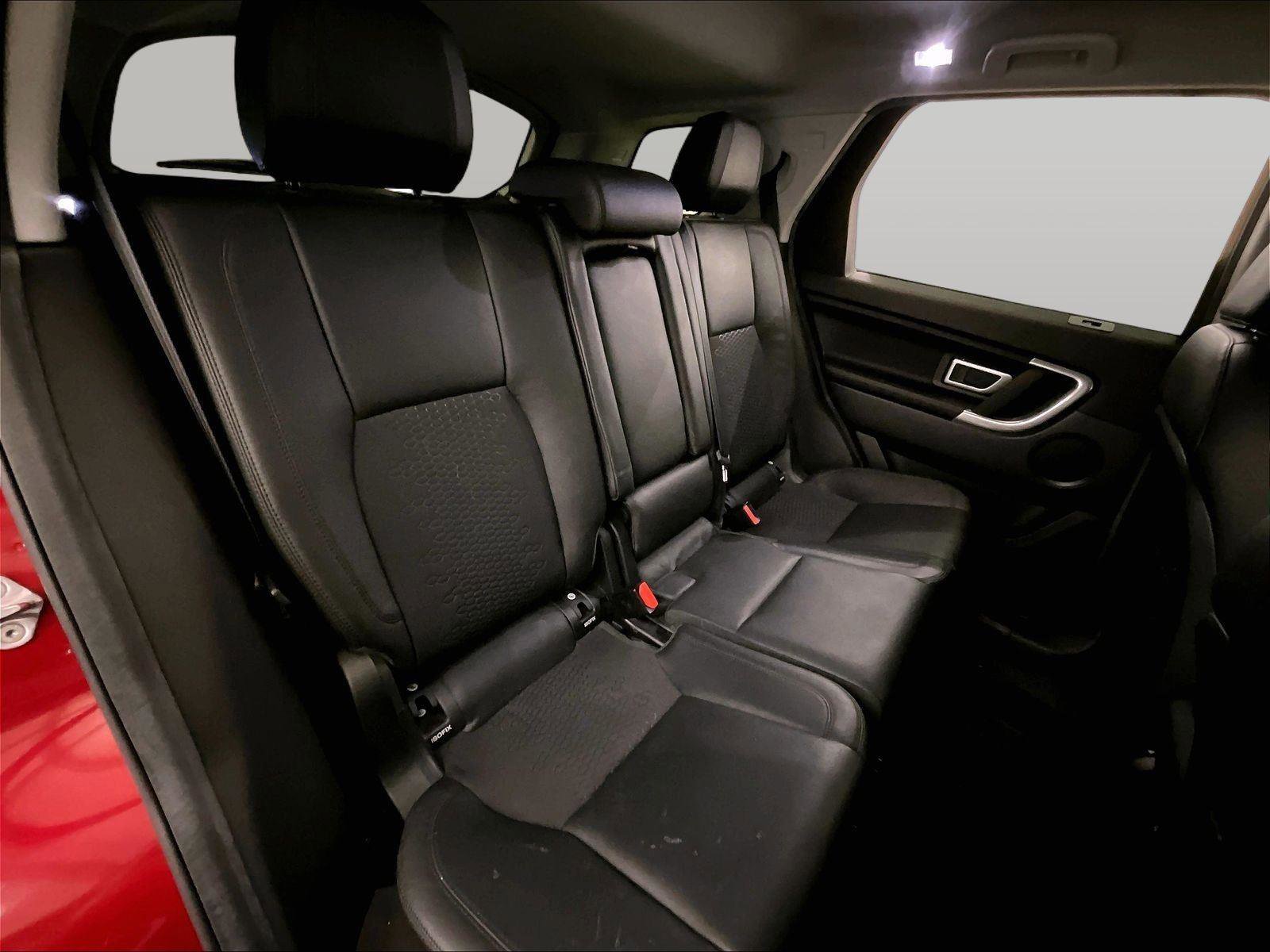 Used 2016 Land Rover Discovery Sport SE image 26