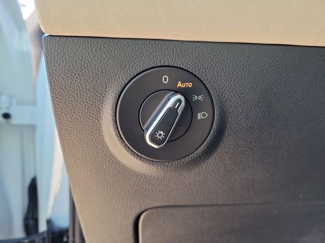 New 2026 Volkswagen Taos SE image 20