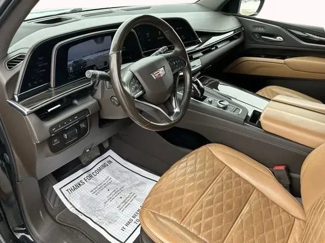 Used 2021 Cadillac Escalade ESV Premium Luxury w/ Heavy-Duty Trailer Package image 10