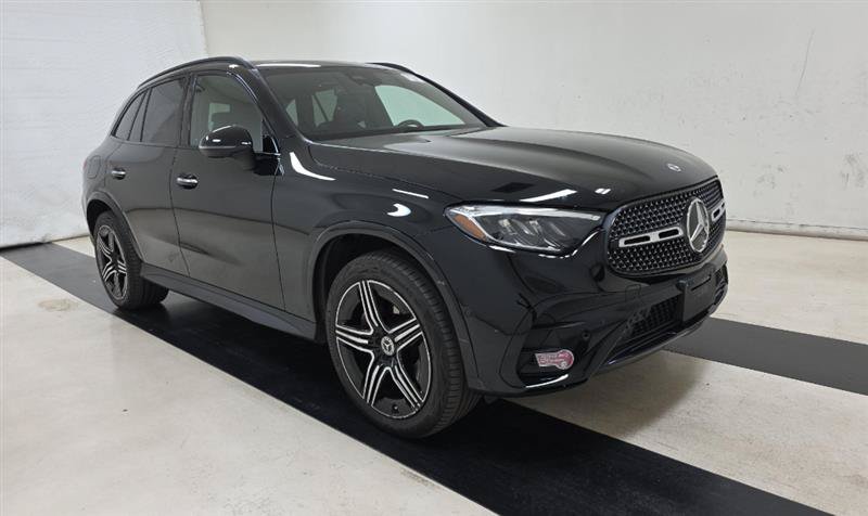 Used 2025 Mercedes-Benz GLC 350e 4MATIC w/ AMG Line image 3
