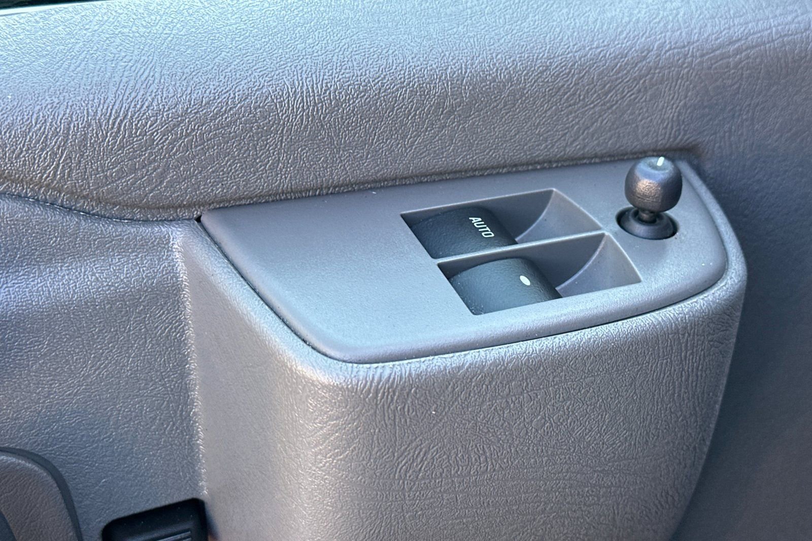 Certified 2024 Chevrolet Express 2500 w/ Driver Convenience Package image 12