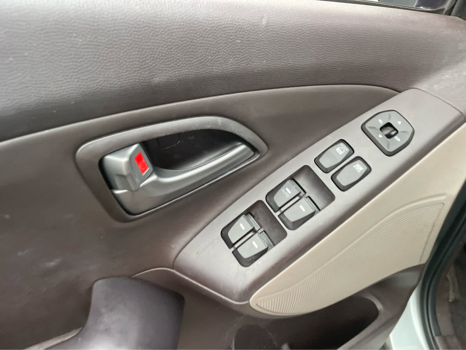 Used 2015 Hyundai Tucson Limited FWD image 11