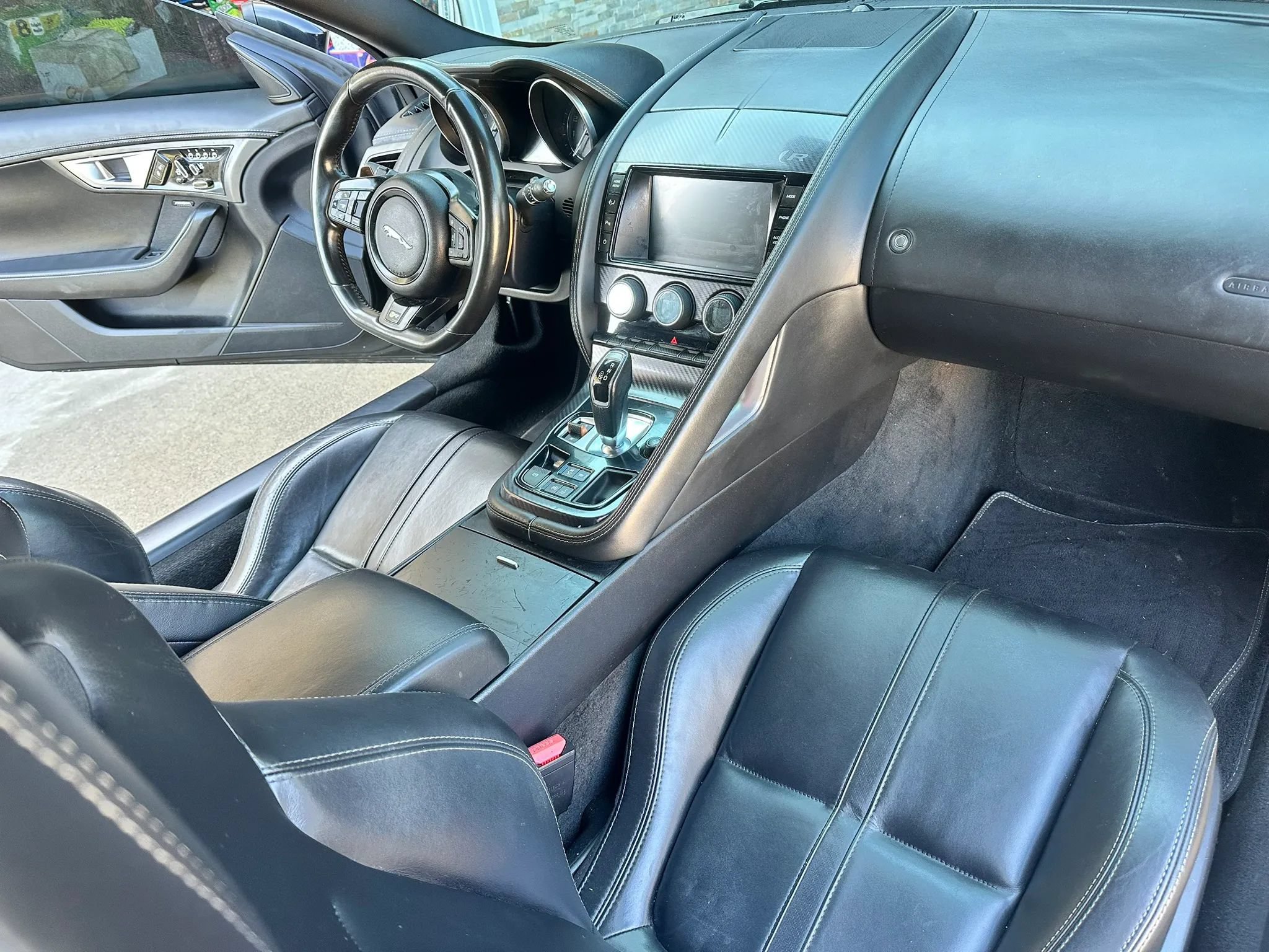 Used 2015 Jaguar F-TYPE R RWD image 22
