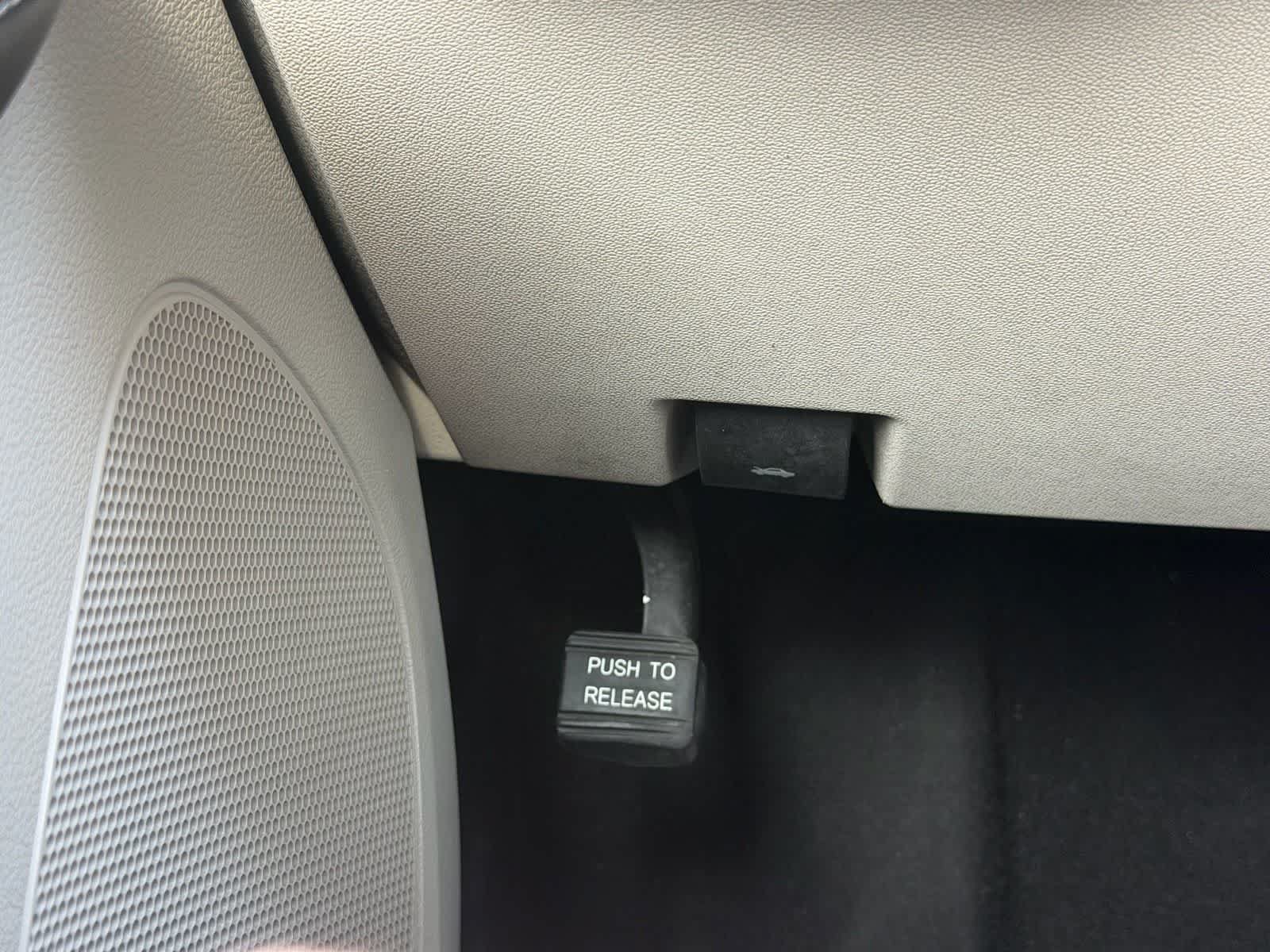 Used 2019 Dodge Grand Caravan SXT FWD image 32