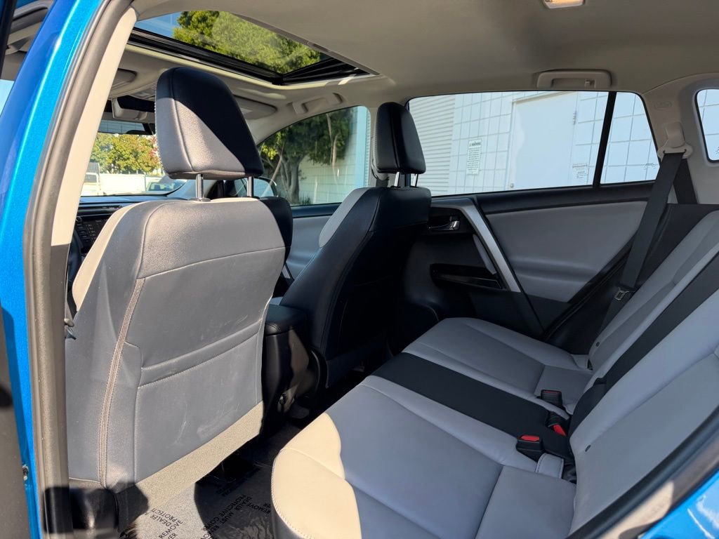 Used 2017 Toyota RAV4 Limited w/ Carpet Mat Package image 17