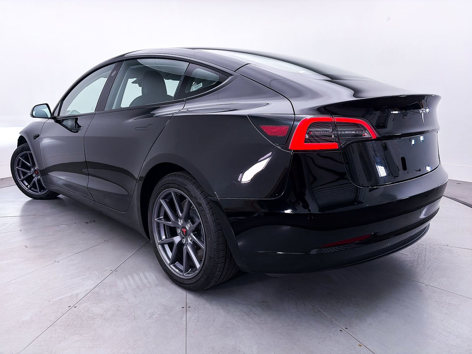 Used 2023 Tesla Model 3 Standard Range RWD image 2