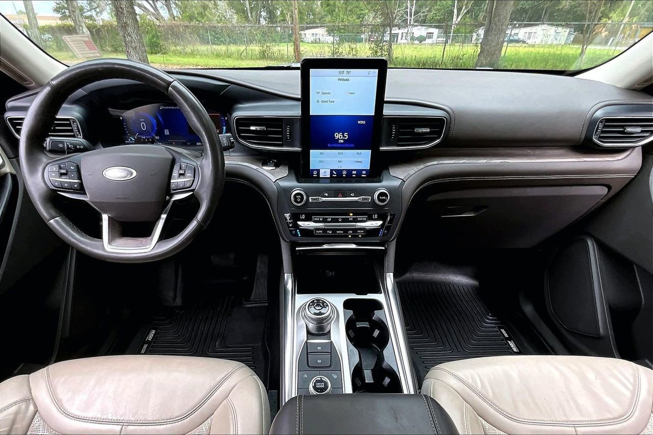 Used 2020 Ford Explorer Platinum w/ Premium Technology Package image 7