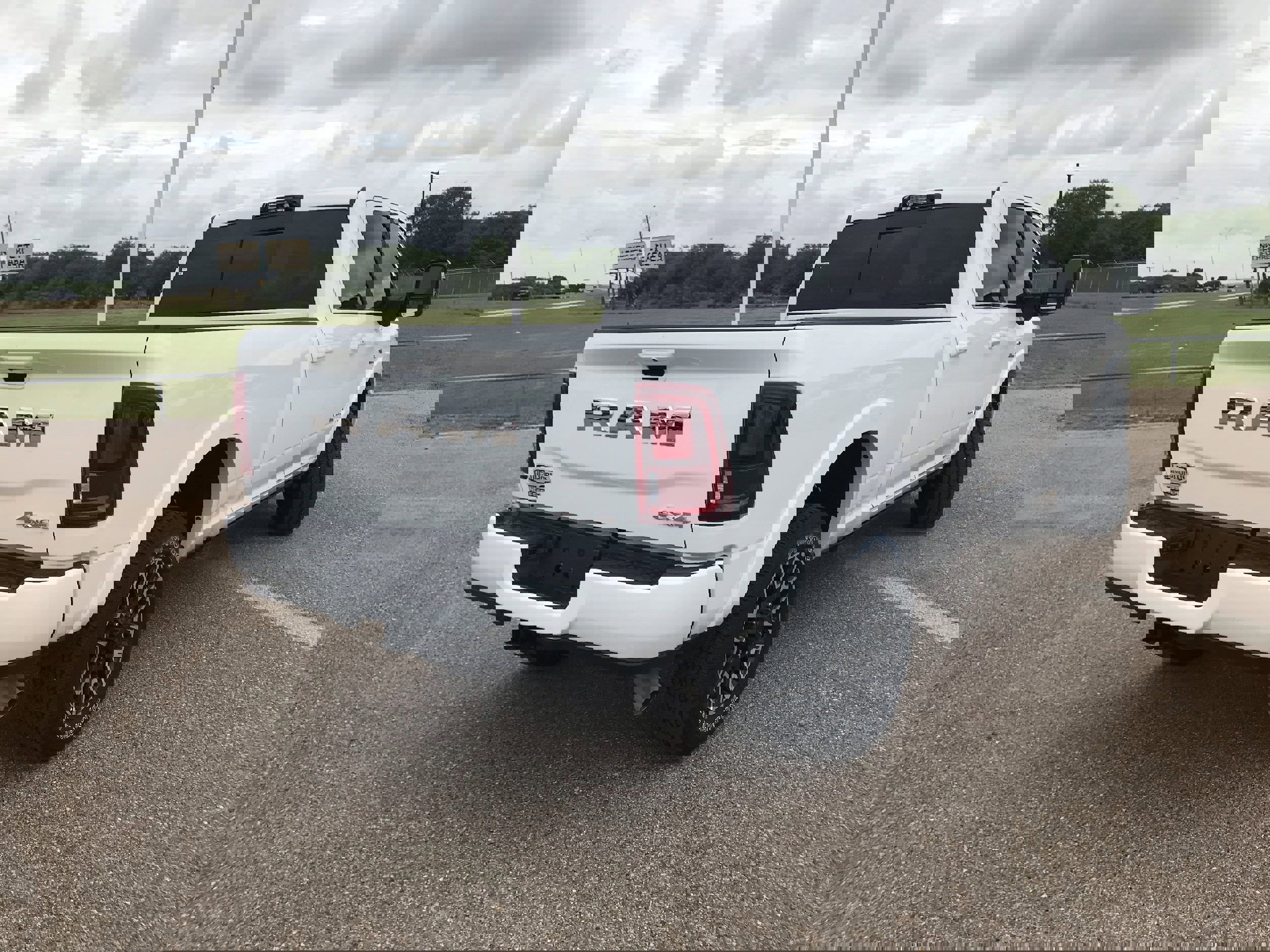 New 2025 RAM 2500 Limited image 10