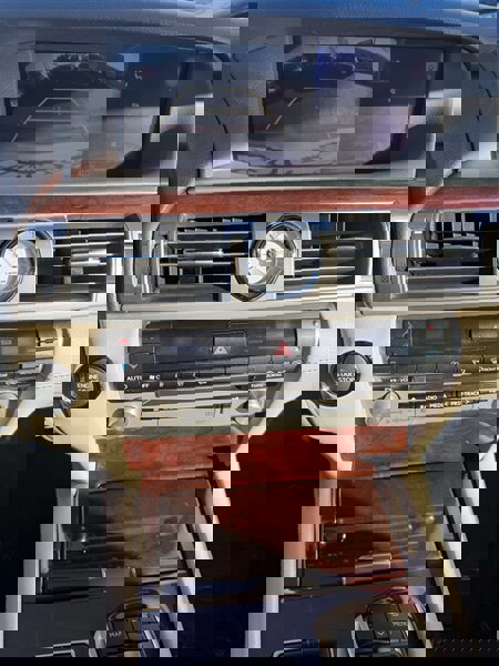 Used 2016 Lexus LS 460 w/ Comfort Package image 11