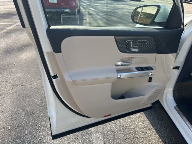 Used 2025 Mercedes-Benz GLB 250 image 13