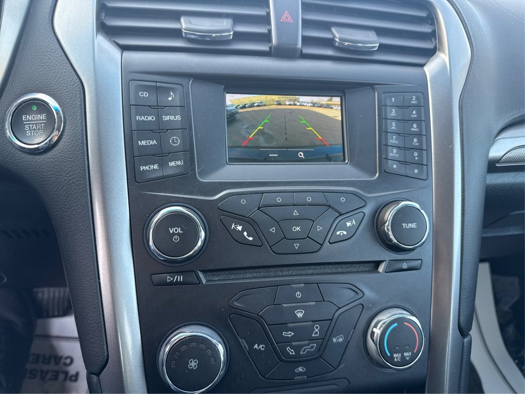 Used 2017 Ford Fusion SE image 31