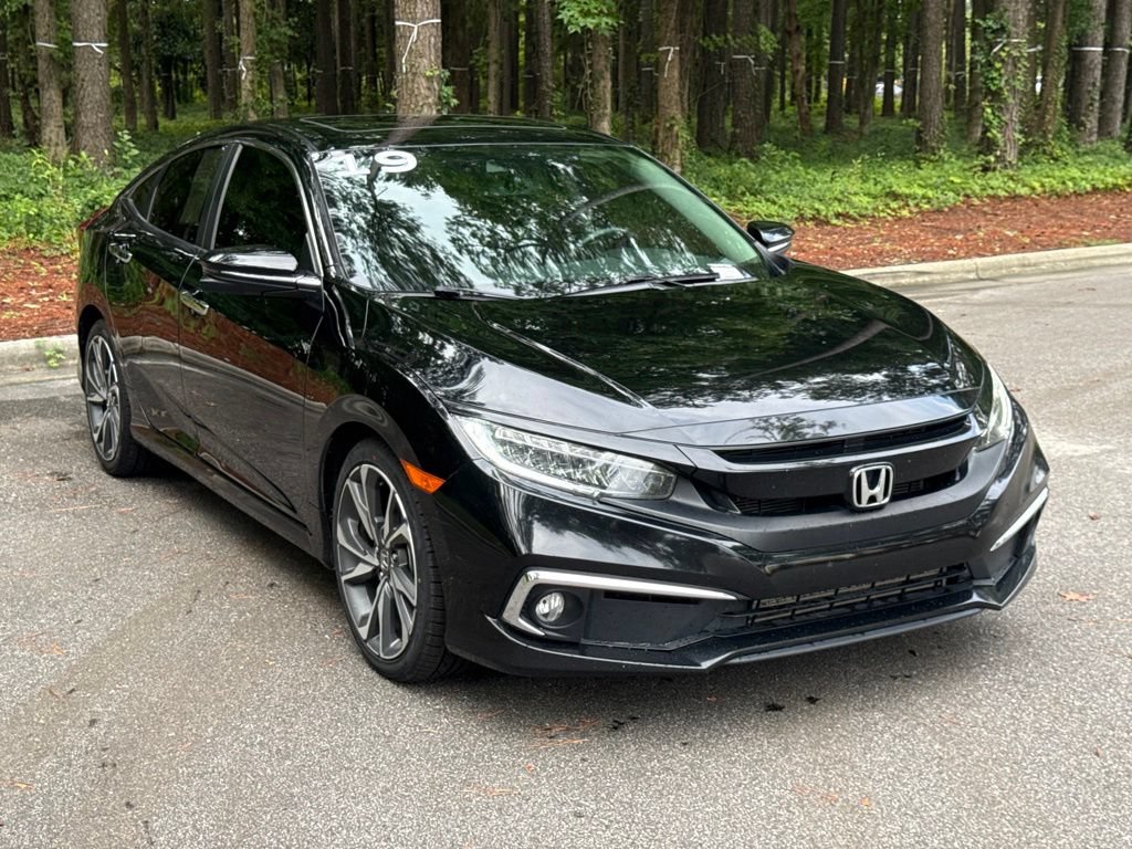 Used 2019 Honda Civic Touring image 1