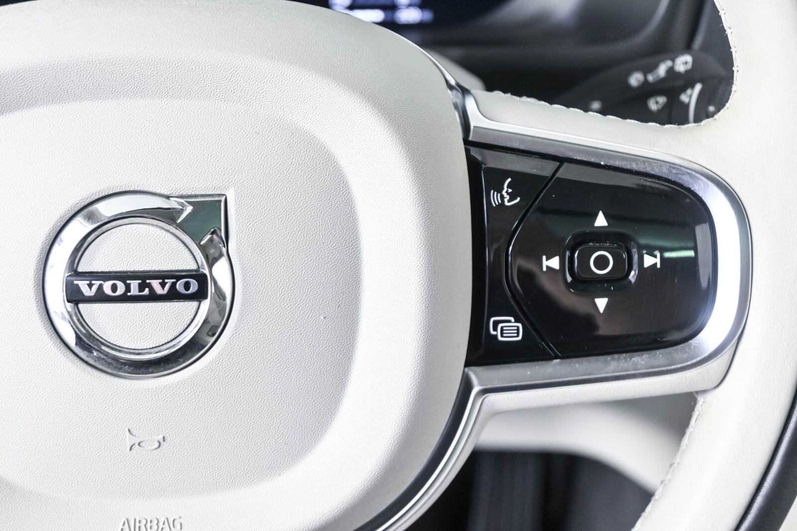 Certified 2025 Volvo XC90 T8 Plus w/ Protection Package Premier AWD/4WD image 10