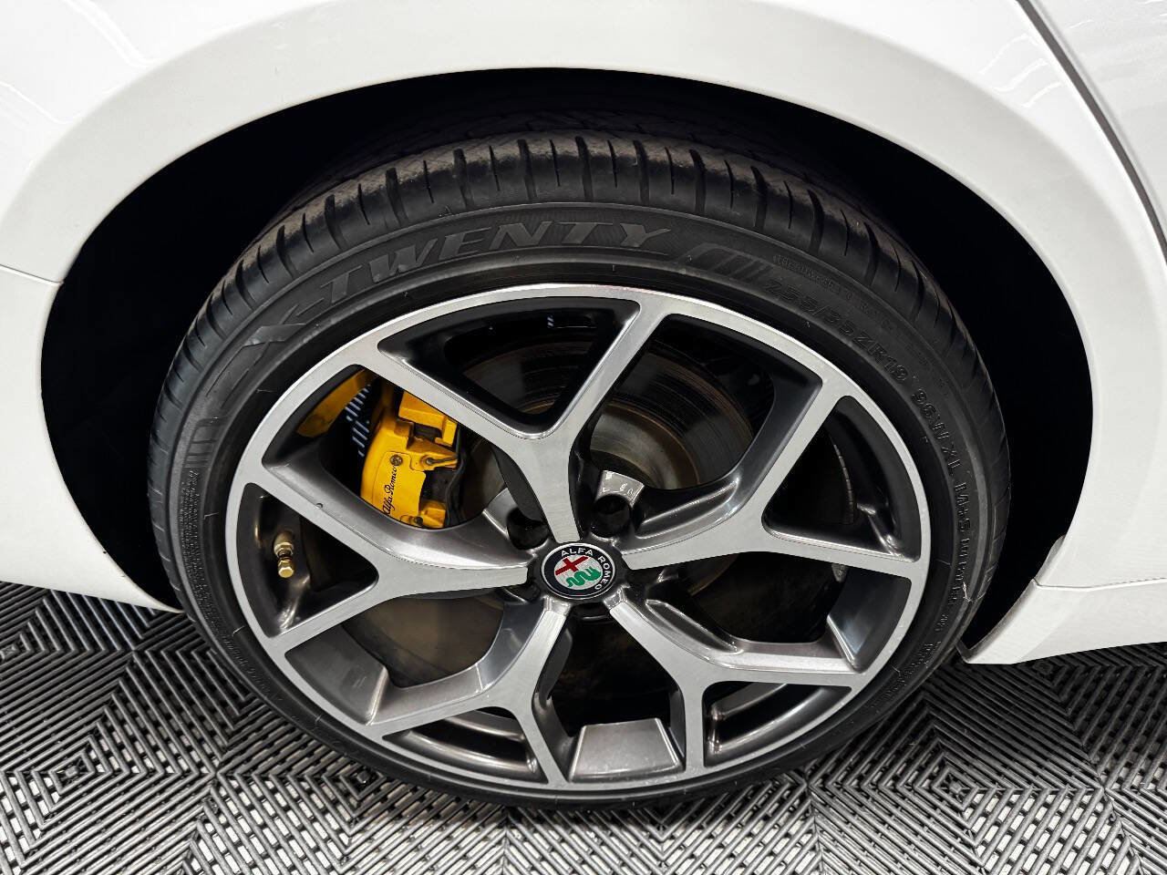 Used 2018 Alfa Romeo Giulia Ti Sport w/ Quick Order Package 22U Sport image 17