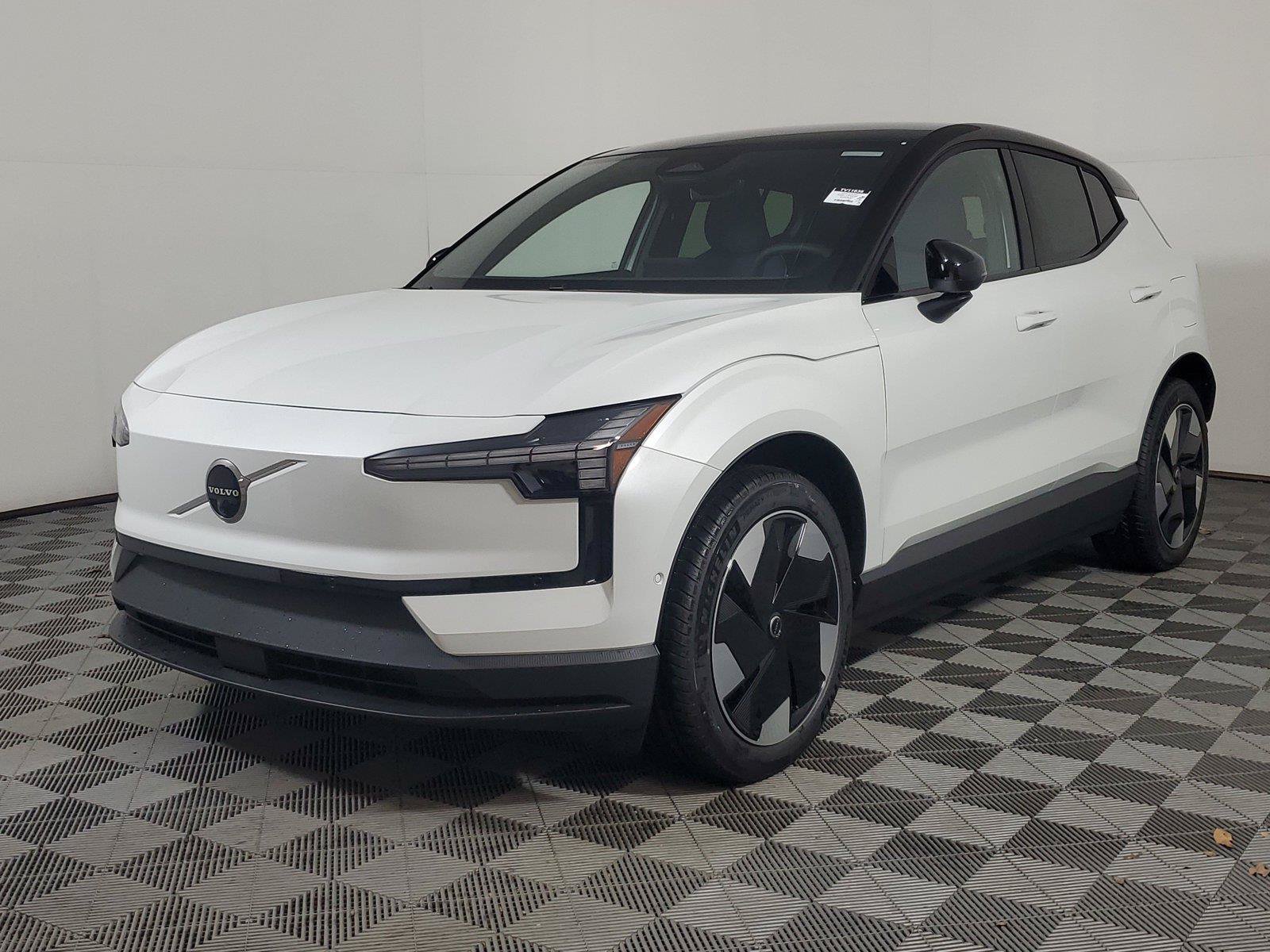 New 2026 Volvo EX30 Ultra AWD/4WD image 3