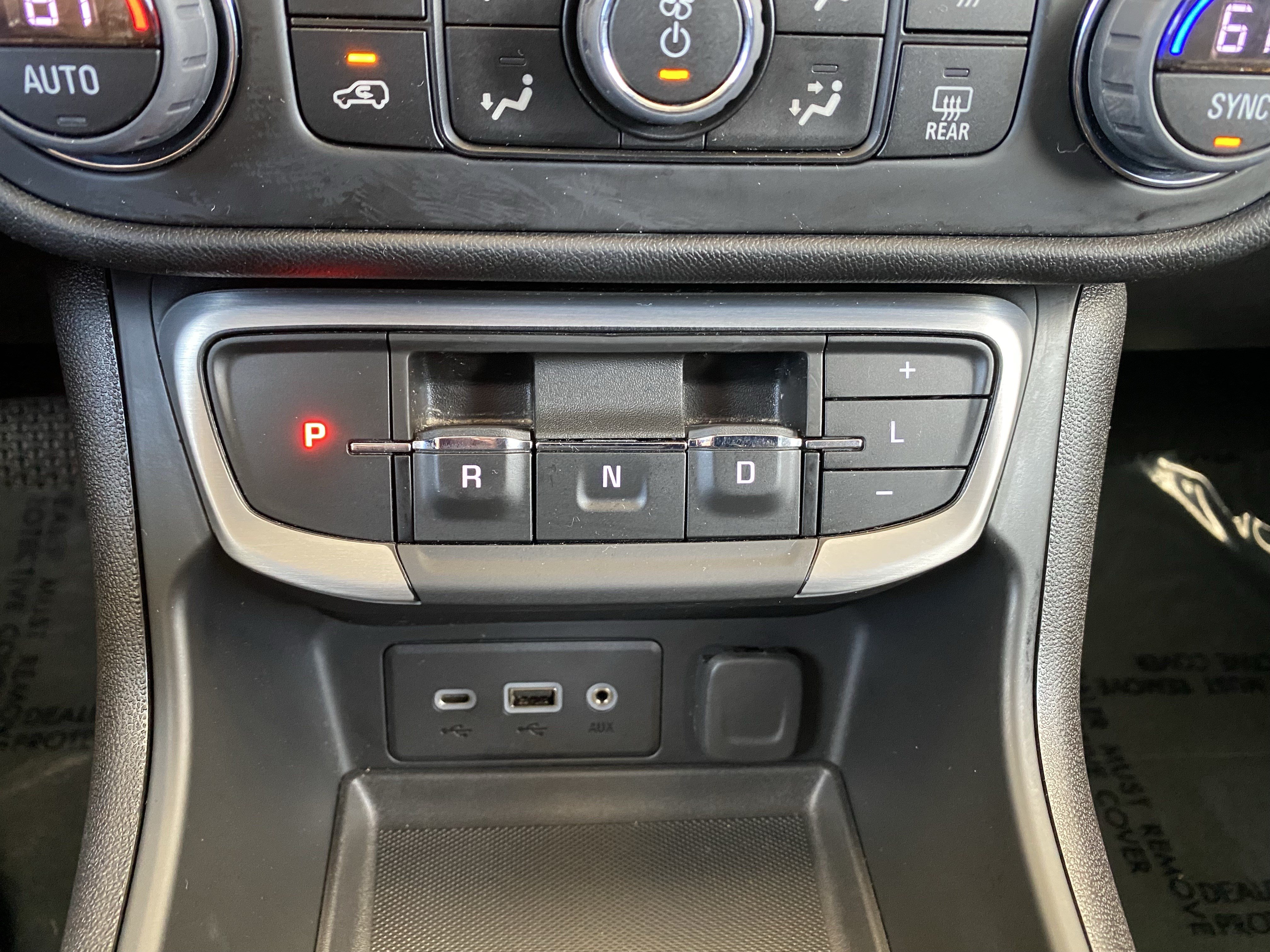 Used 2024 GMC Terrain SLE w/ Driver Convenience Package AWD/4WD image 8