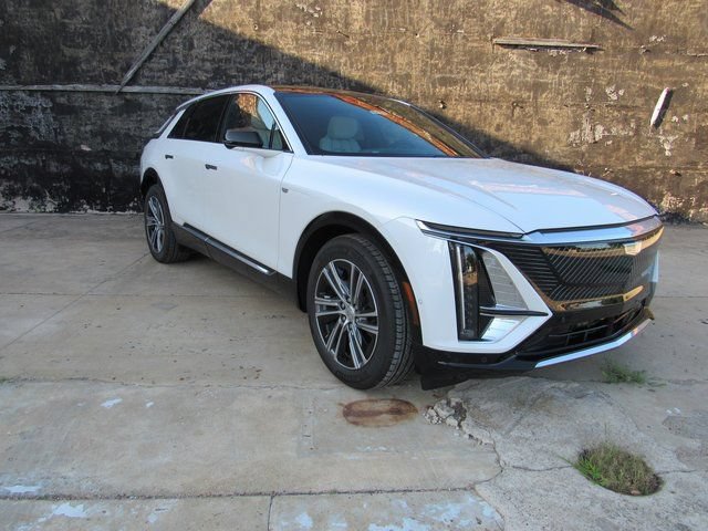 New 2025 Cadillac Lyriq Luxury RWD image 13
